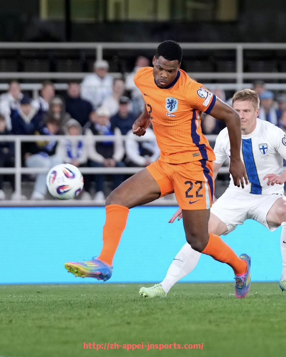 江南体育APP-足球鞋在英超联赛中的重要性及常见品牌介绍