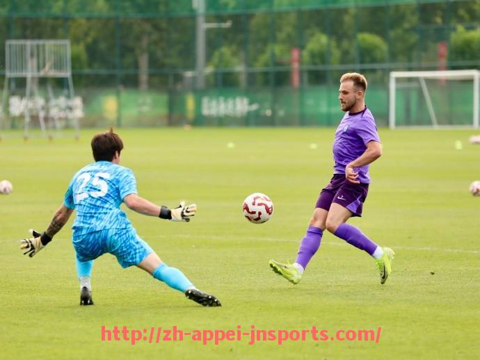 江南体育APP-法甲重要比赛回放分析与战术调整建议