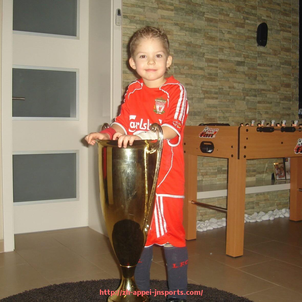 江南体育APP-世俱杯场均抢断次数最多的后腰球员盘点及其防守效率评估